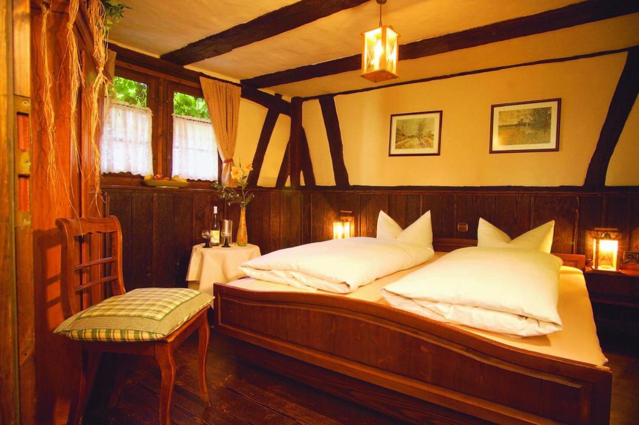 Hotel Restaurant Zum Nachtwaechter Lienzingen Стая снимка