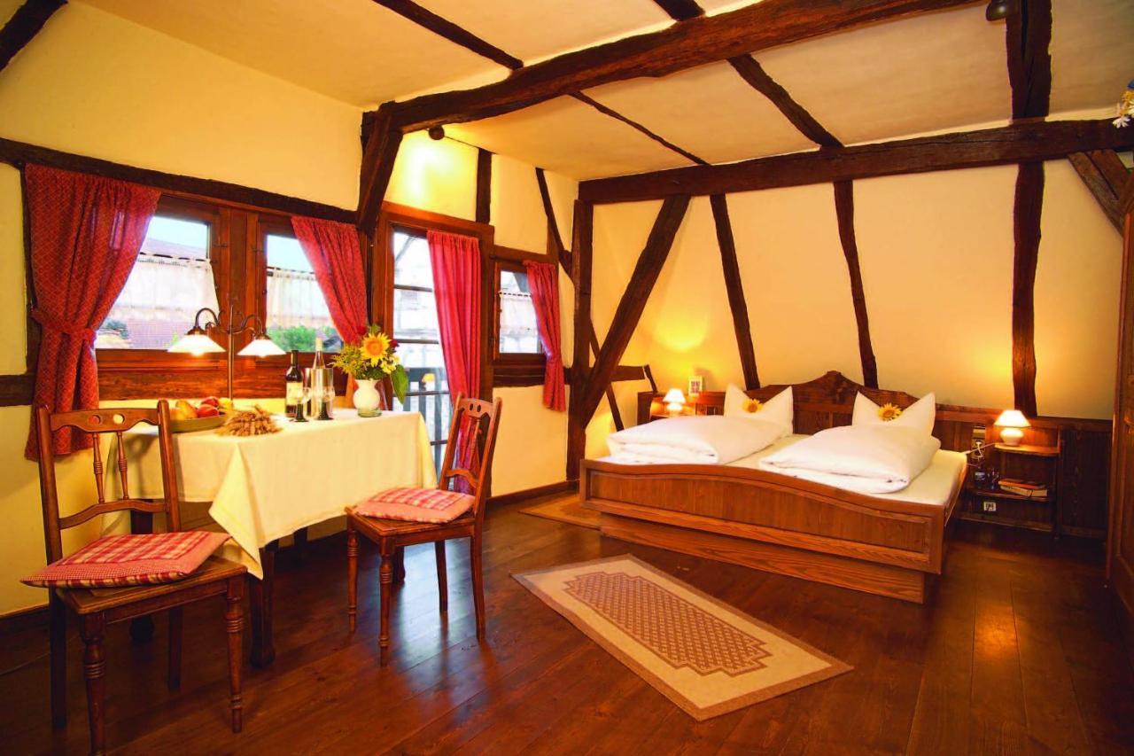 Hotel Restaurant Zum Nachtwaechter Lienzingen Стая снимка